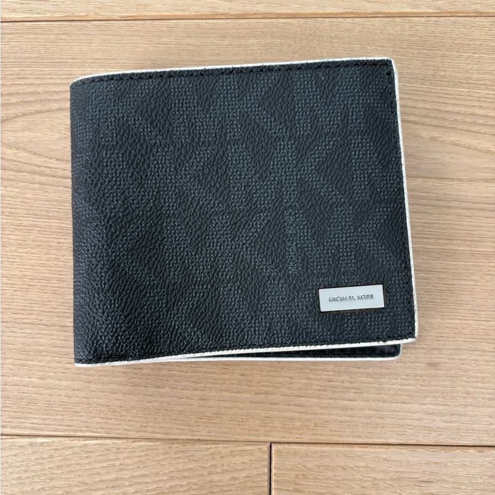 *NEW* Michael Kors Black and Grey Men's Billfold Wallet